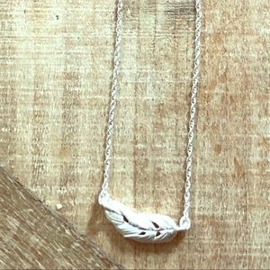 Classic FeAther necklace